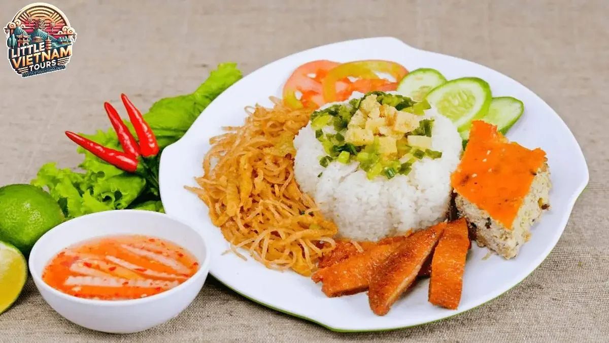 Cơm tấm – Sườn, bì, chả, nước mắm chua ngọt