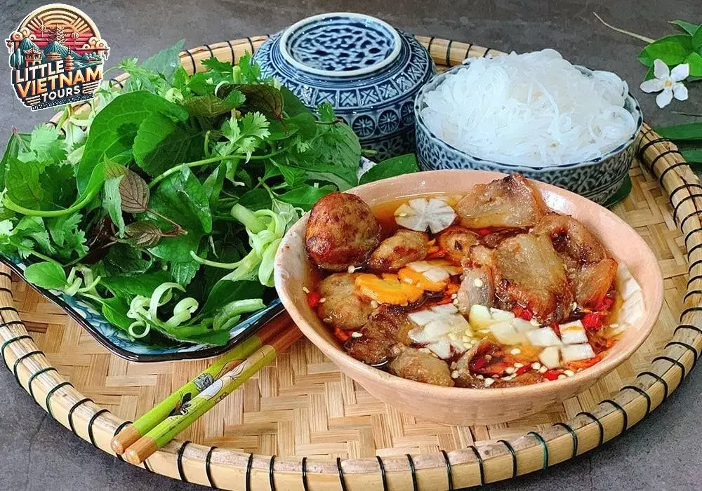 Bún chả – Thịt nướng thơm lừng ăn kèm bún và nước chấm đậm đà