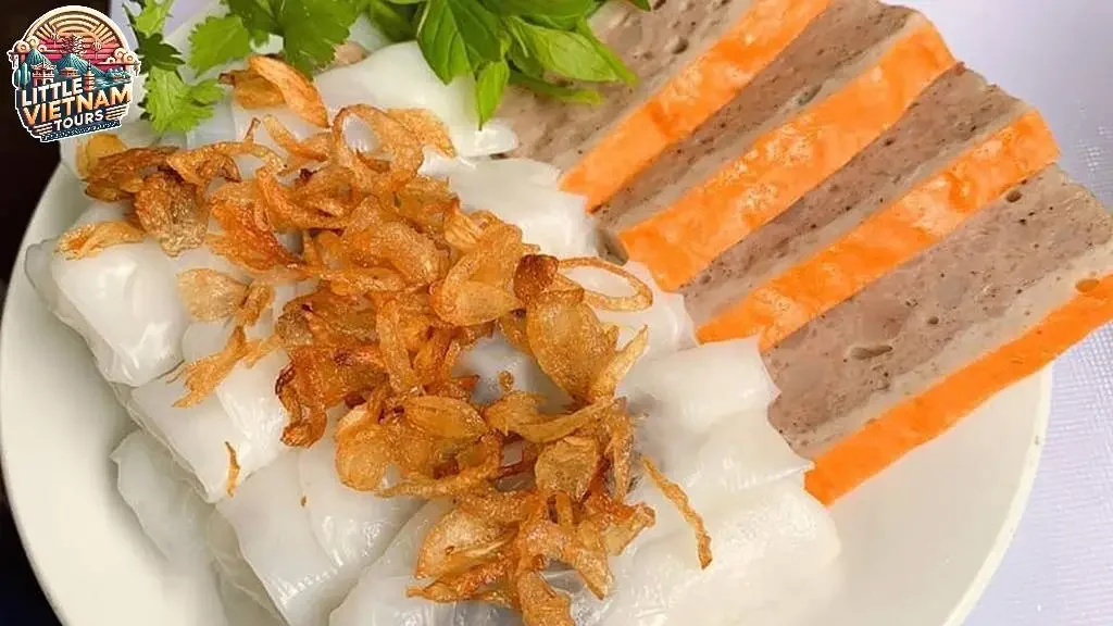 Bánh cuốn Thanh Trì – Mỏng mềm, nhân thịt, mộc nhĩ, ăn kèm chả quế và rau thơm