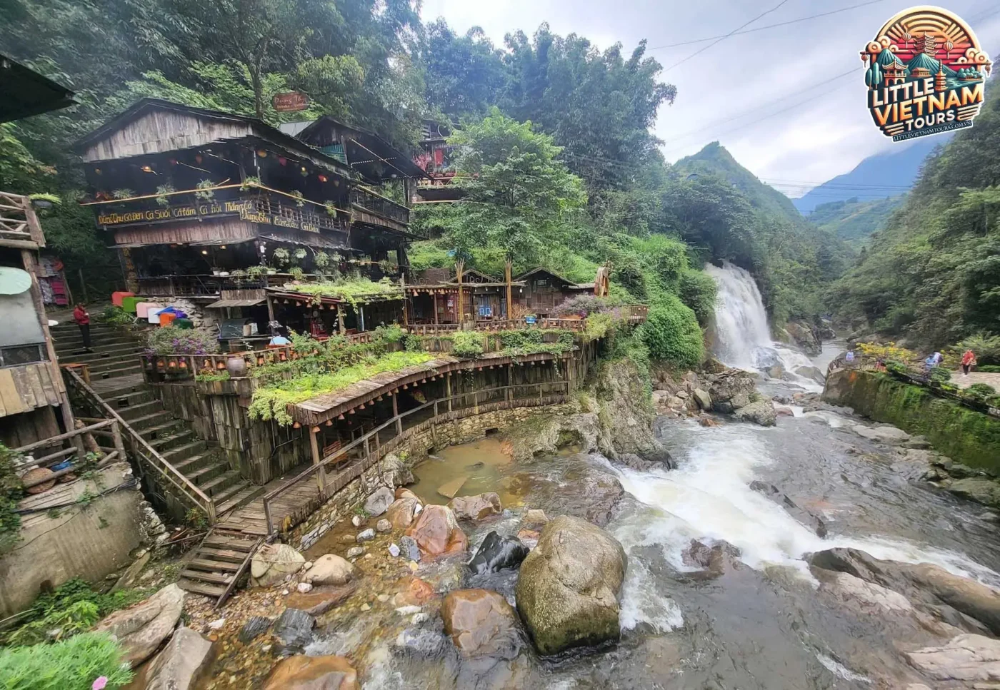 Đắm mình trong bản sắc văn hóa dân tộc Đắm mình trong bản sắc văn hóa dân tộc