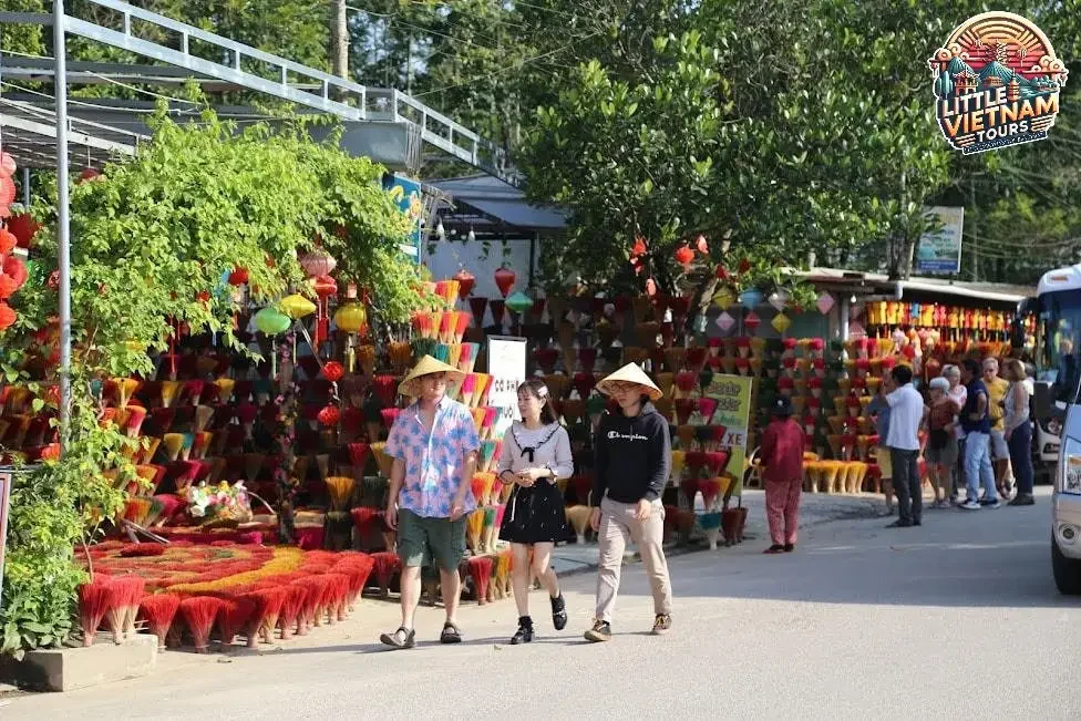 Khám phá vẻ đẹp và trải nghiệm độc đáo tại làng hương Thủy Xuân